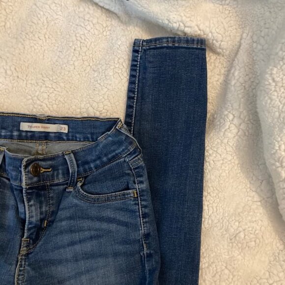Women Levi’s Jeans/Skinny Jeans - Picture 2 of 4